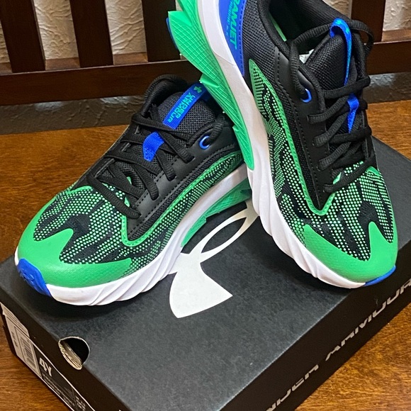UNDER ARMOUR BGS CHARGED SCRAMJET 4 Big Kids - Picture 3 of 8
